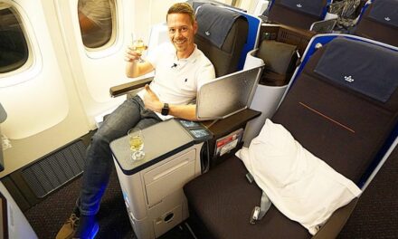 KLM neue World Business Class Boeing 777-200 JNB-AMS