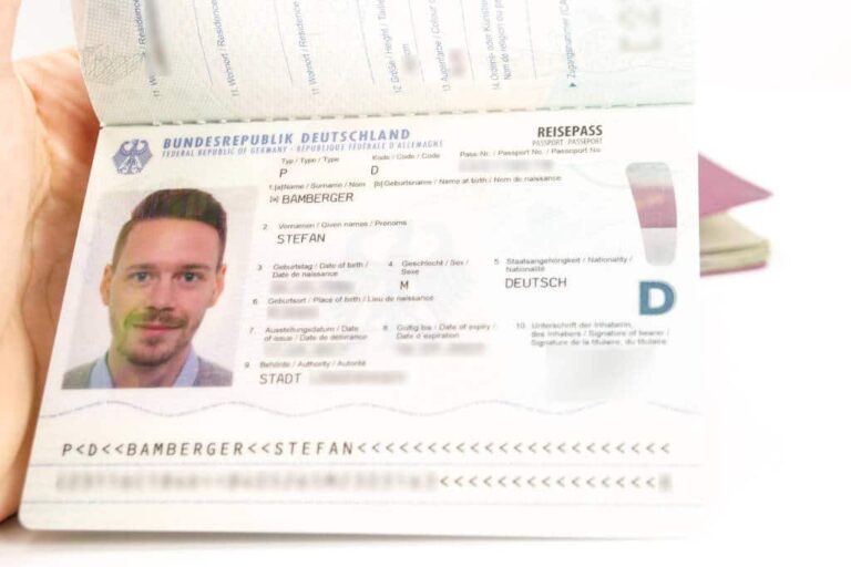 Da ist mein neuer Reisepass 2017 - YourTravel.TV