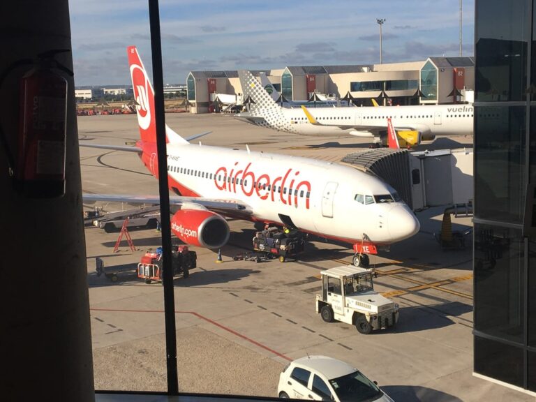 Niki Boeing 737-700 Economy Class operated by Tuifly ...