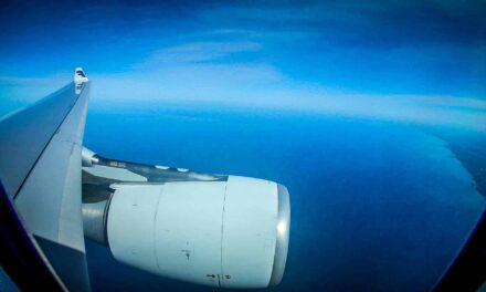 Wingview FINNAIR A330-300 HEL-ORD