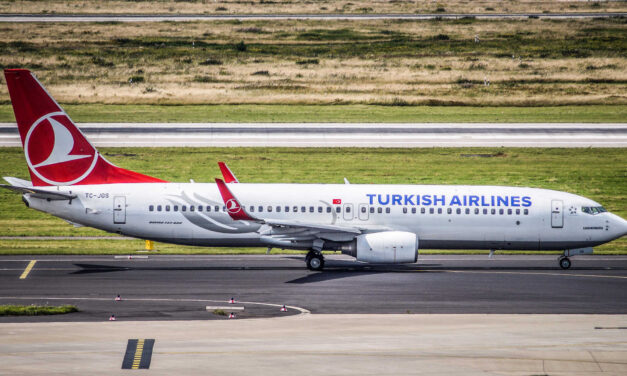 Turkish Airlines Economy Class Boeing 737 IST-HAJ