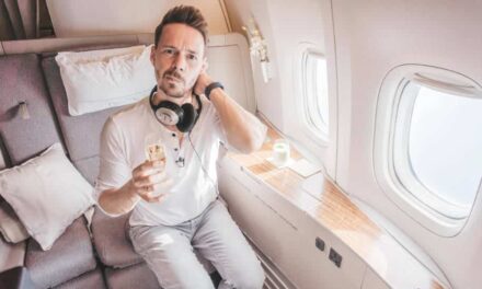 Cathay Pacific DOWNGRADE! Business in First Class